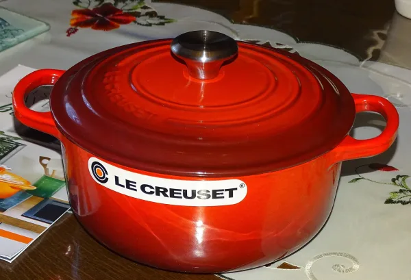 Le Creuset Signature Emaye Döküm Yuvarlak Tencere 20 cm Volcanic