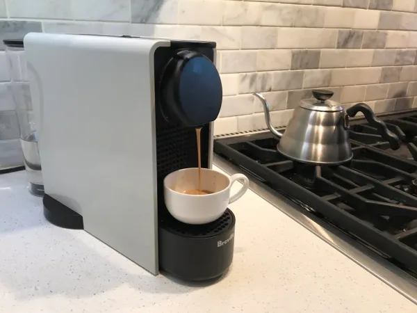 Nespresso Essenza Mini Kapsüllü Kahve Makinesi