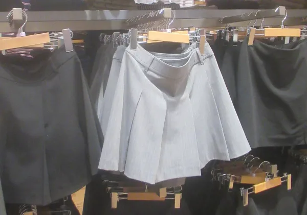Uniqlo Pileli Kadın Şort Etek (Skort)